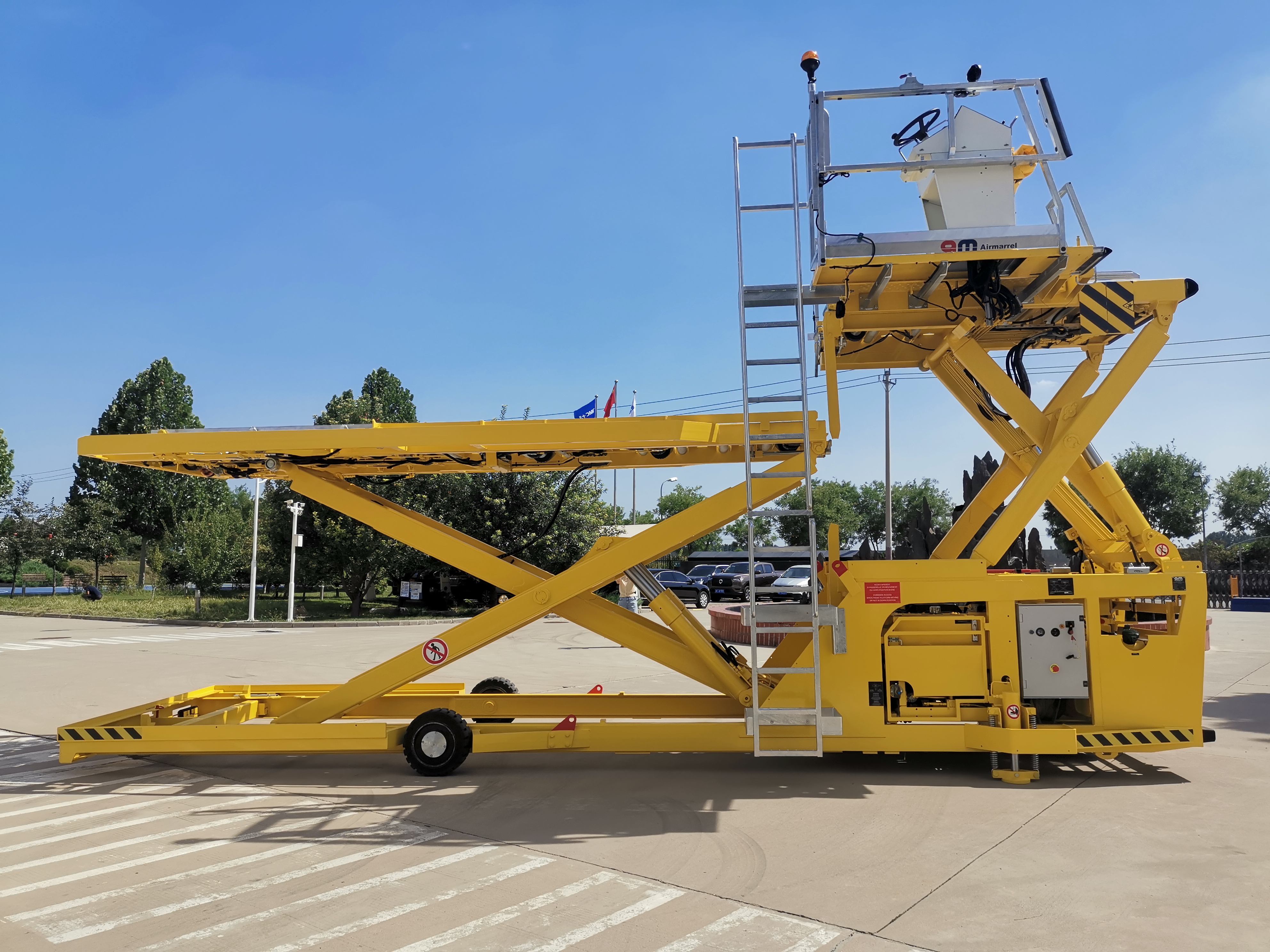 3.5噸燃油集裝貨物裝載機